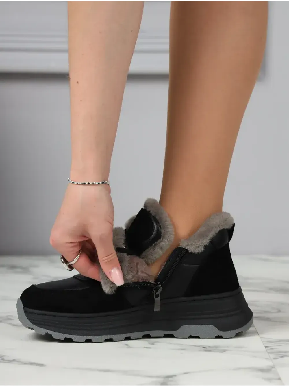 Кроссовки зимние