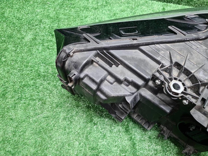 Фара правая BMW 7er G11 G12 (2019-2022) LED