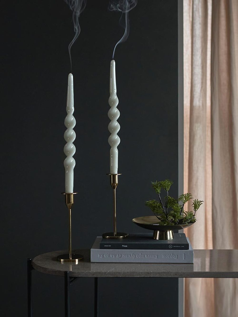 Набор из двух свечей светло-серого цвета из коллекции Essential, 35 см