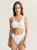 Бесшовные трусы стринги со средней посадкой