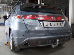 Оцинкованный фаркоп на Honda Civic хетчбек 5 дверей 2006-2012, 2 выхлопные трубы (без электрики), Galia H082C