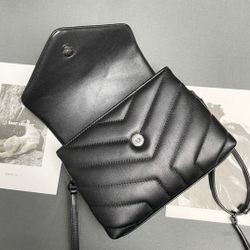 Saint Laurent Loulou 20 cm
