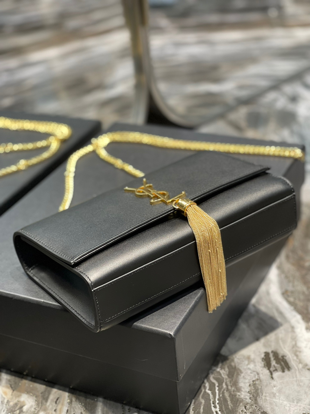 Saint Laurent Kate Medium Bag 24 cm