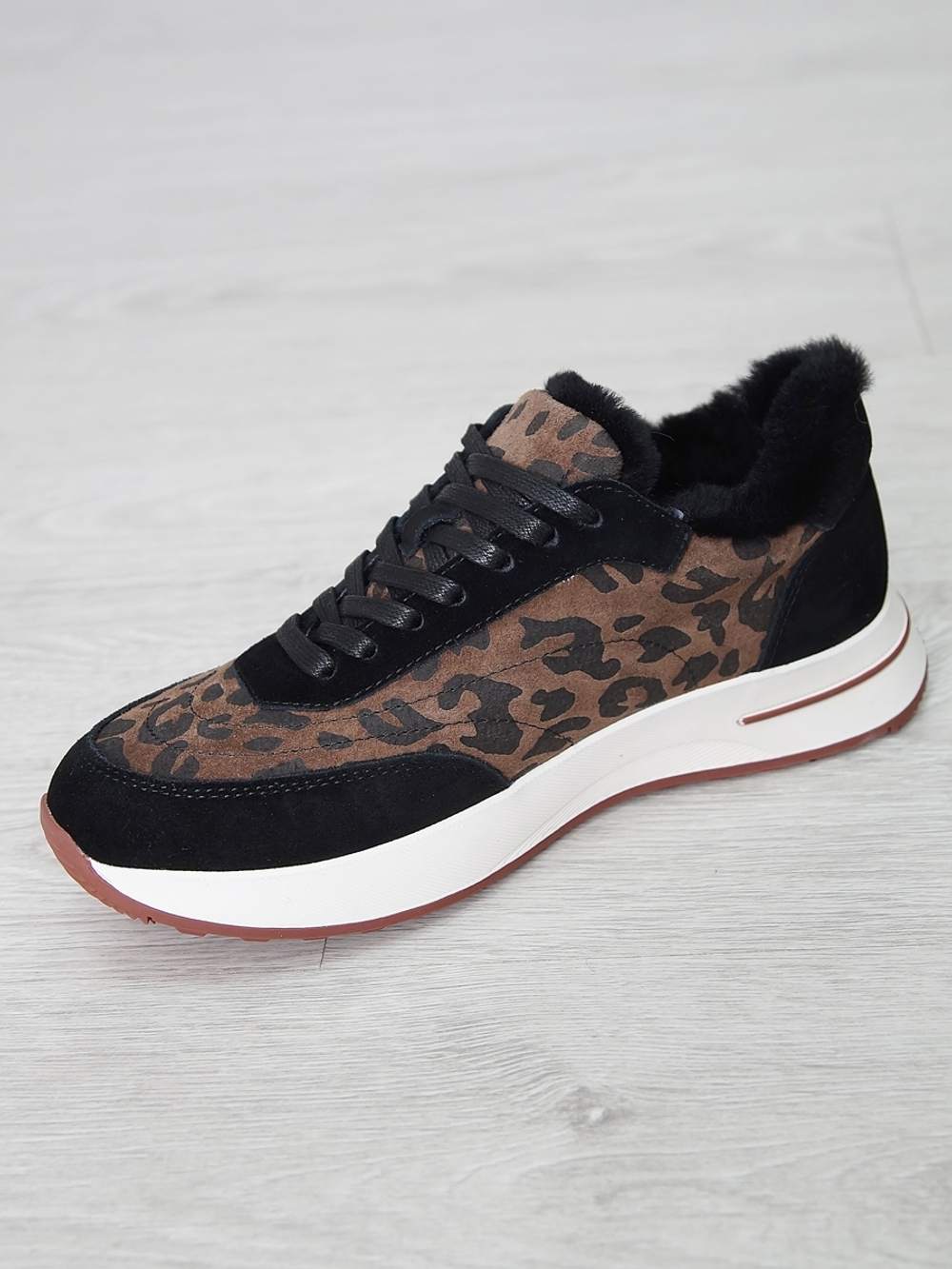 Кроссовки женские зимние