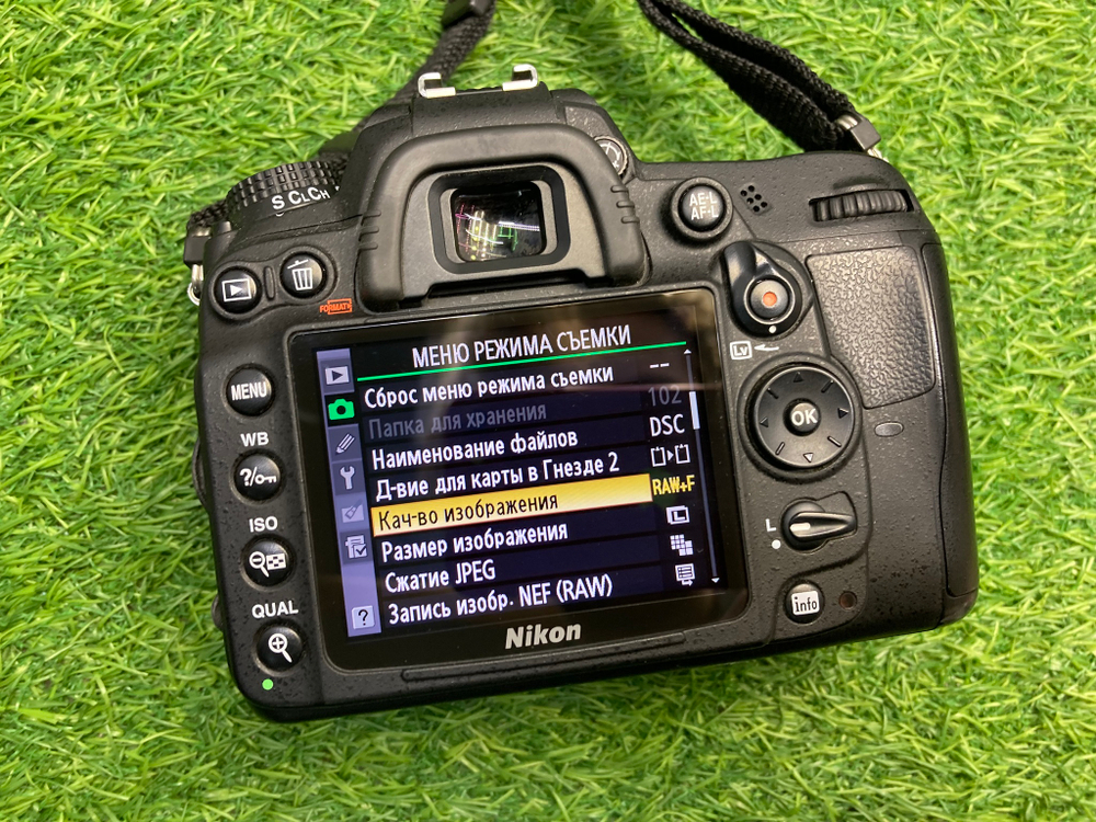 Nikon D7000 (10.200 кадров)