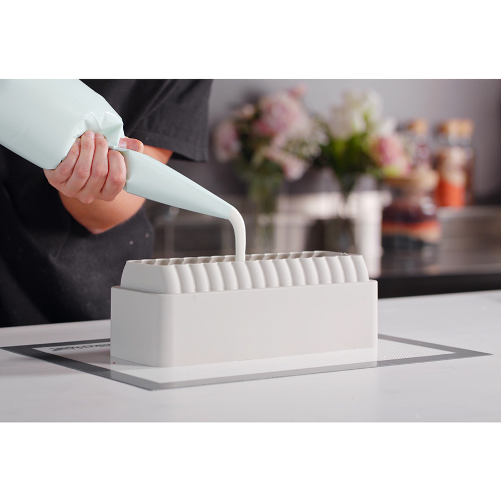 Форма для приготовления пирожных Corallo 28x9см силиконовая Silikomart