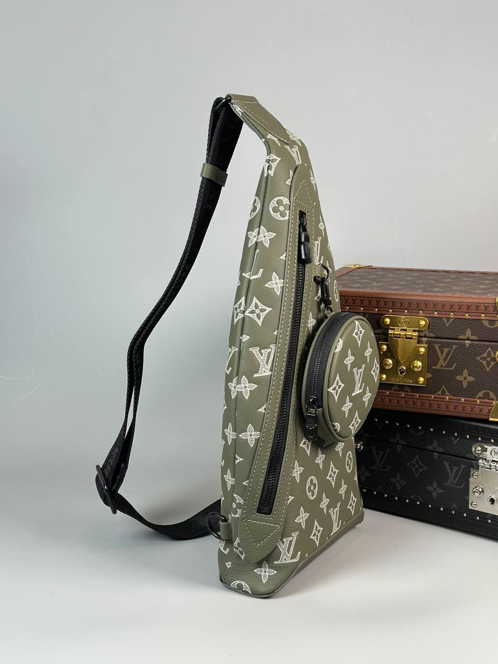 Сумка-слинг Louis Vuitton, арт. 477563787