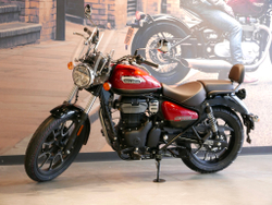 Royal Enfield 350 Meteor (Super Nova Red)