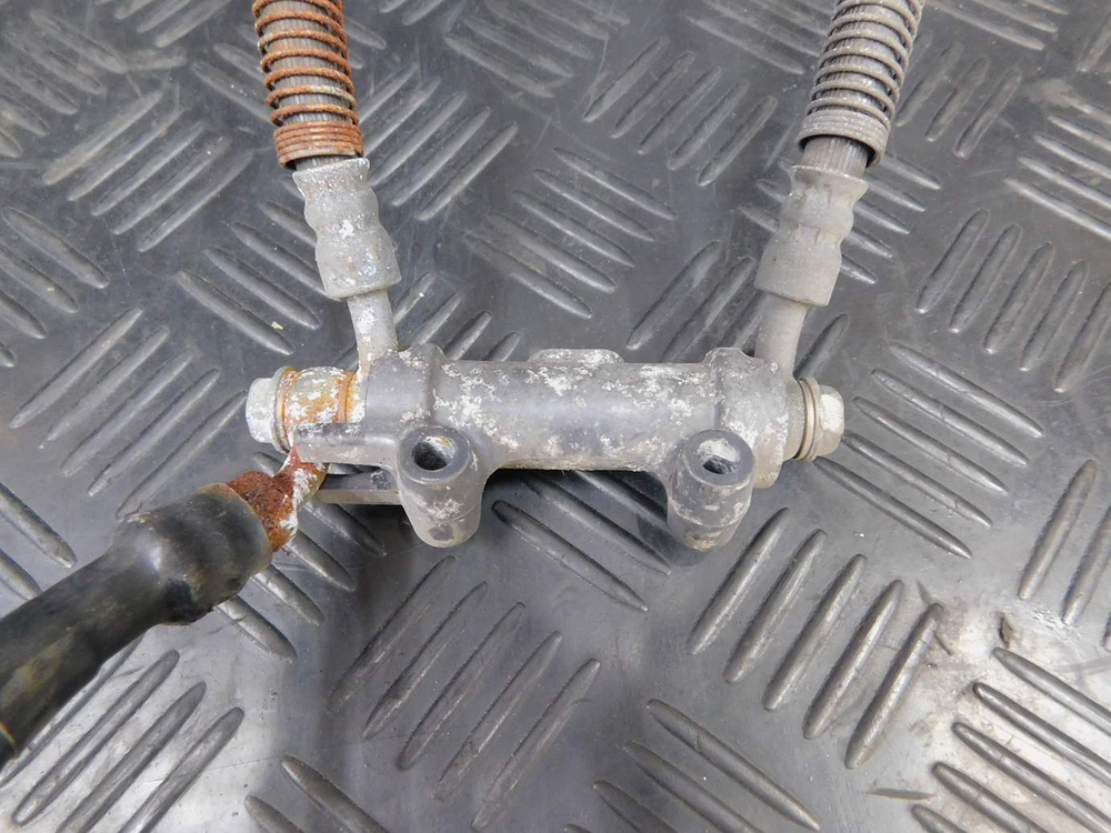 Шланги переднего тормоза Kawasaki ZZR 400 98 053117