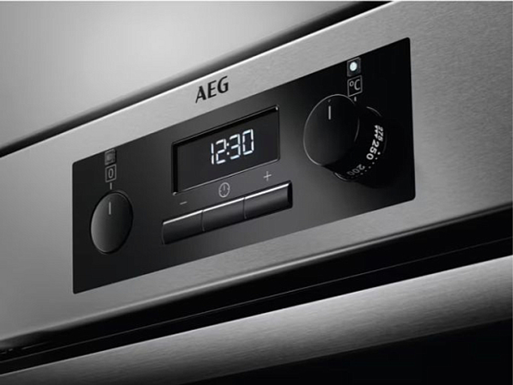 Духовой шкаф Aeg BEB 331110 M