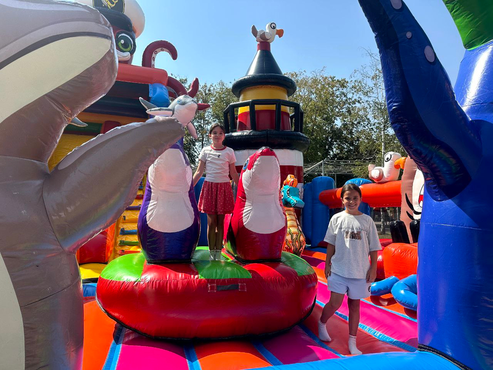 Надувной батут с горкой «Морской»