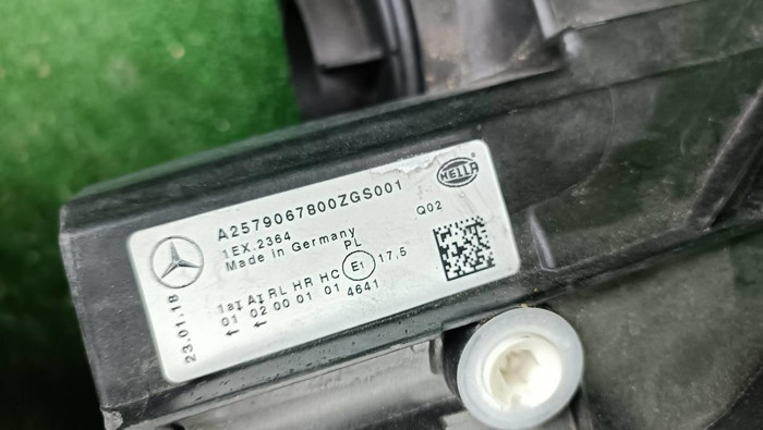 Фара правая Mercedes CLS C257 (2017-2021) LED