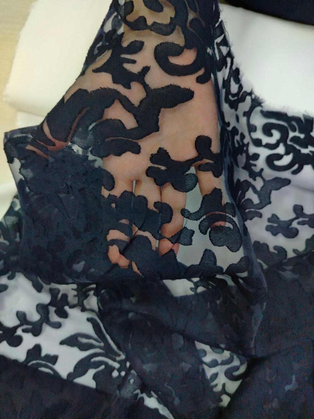 Органза с эффектом деворе