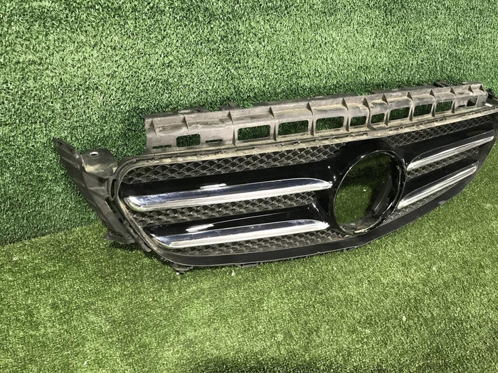 Решетка радиатора Mercedes E W213 (2016-2021)