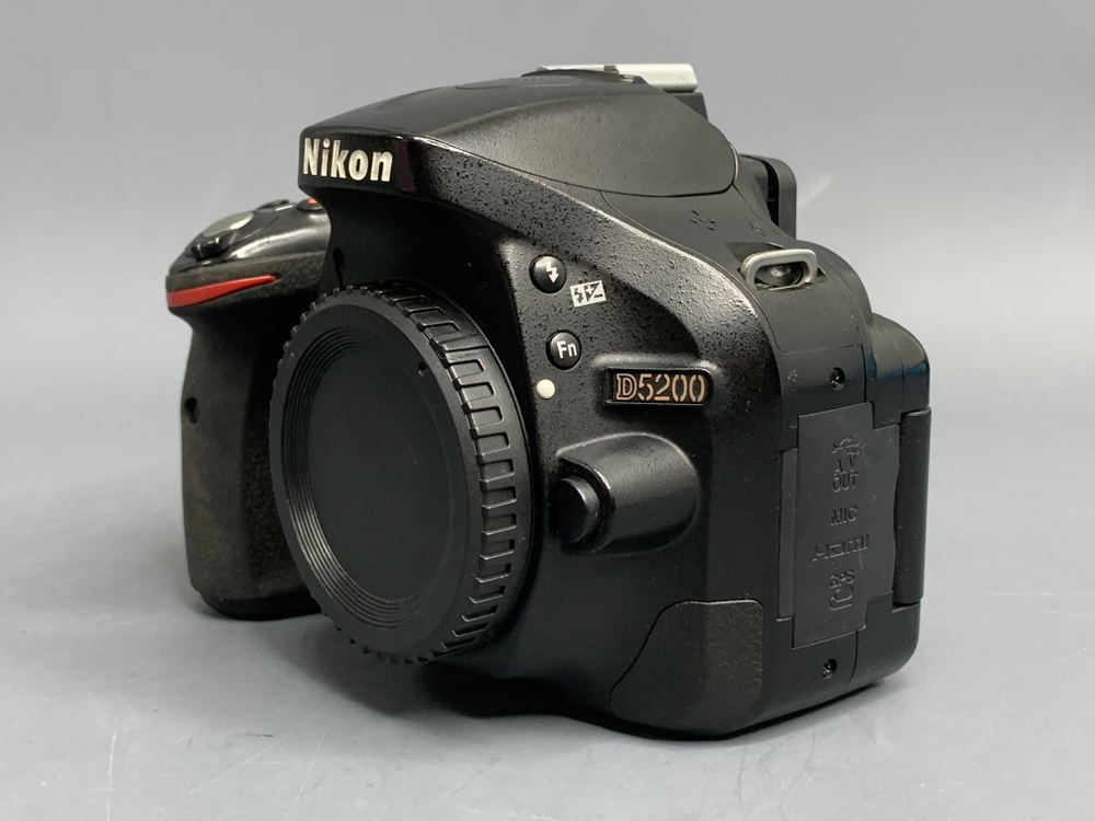 Nikon D5200 76.000 кадров