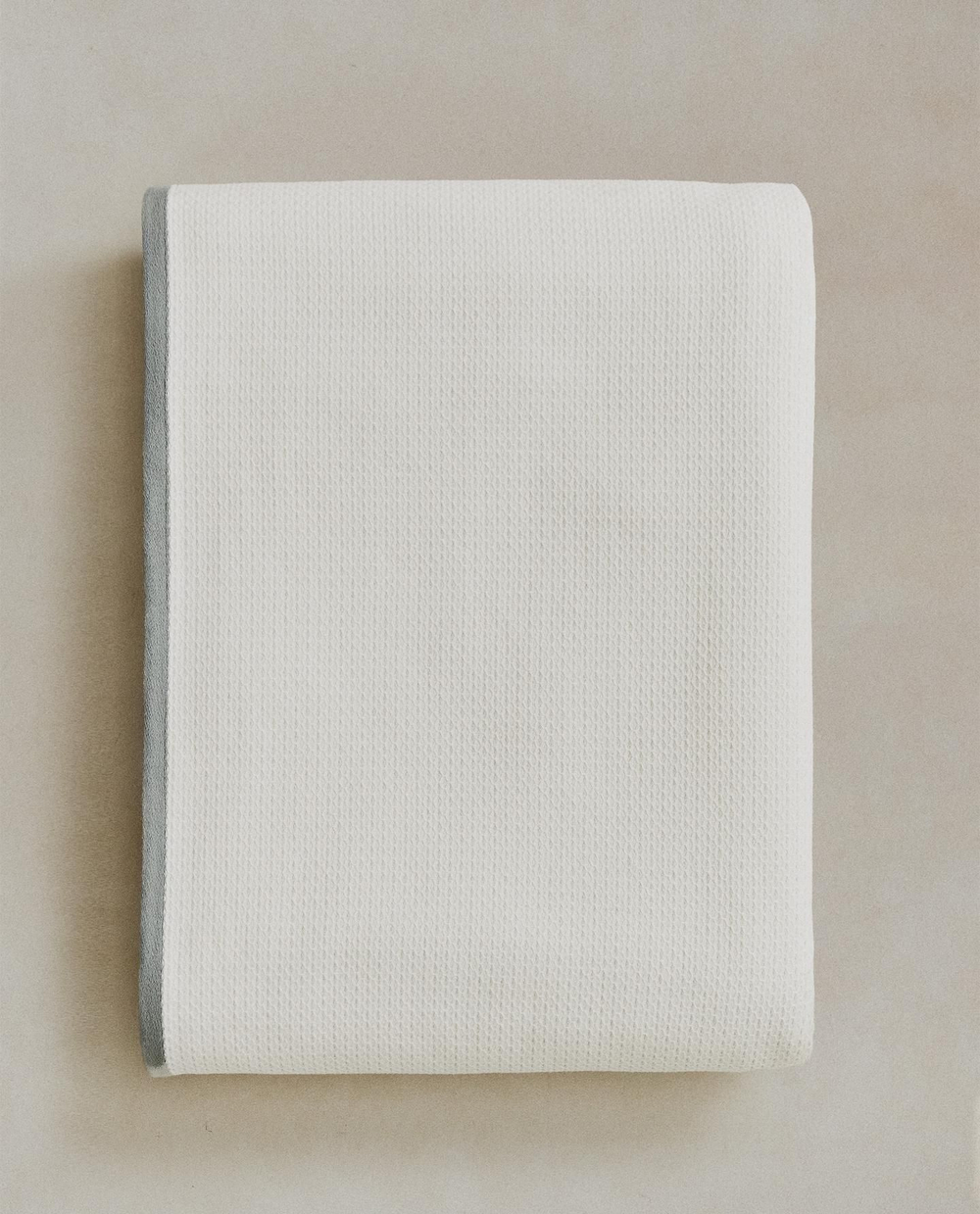 Zara Home - Банное полотенце с текстурой и строчкой, синий, 50х90 см