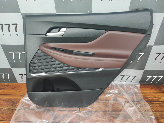 Обшивка задней двери Hyundai Santa Fe 4 Б/У Оригинал 83308S1250VGD