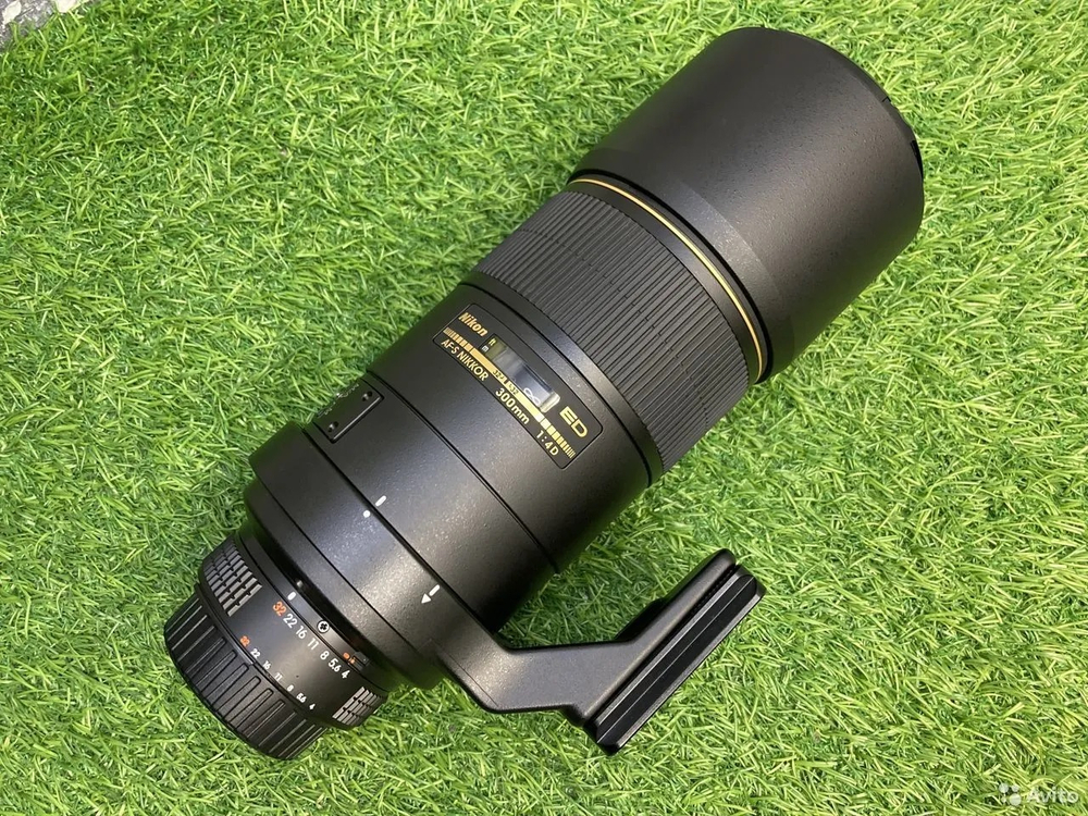 Nikon 300mm 4D ED-IF AF-S Nikkor