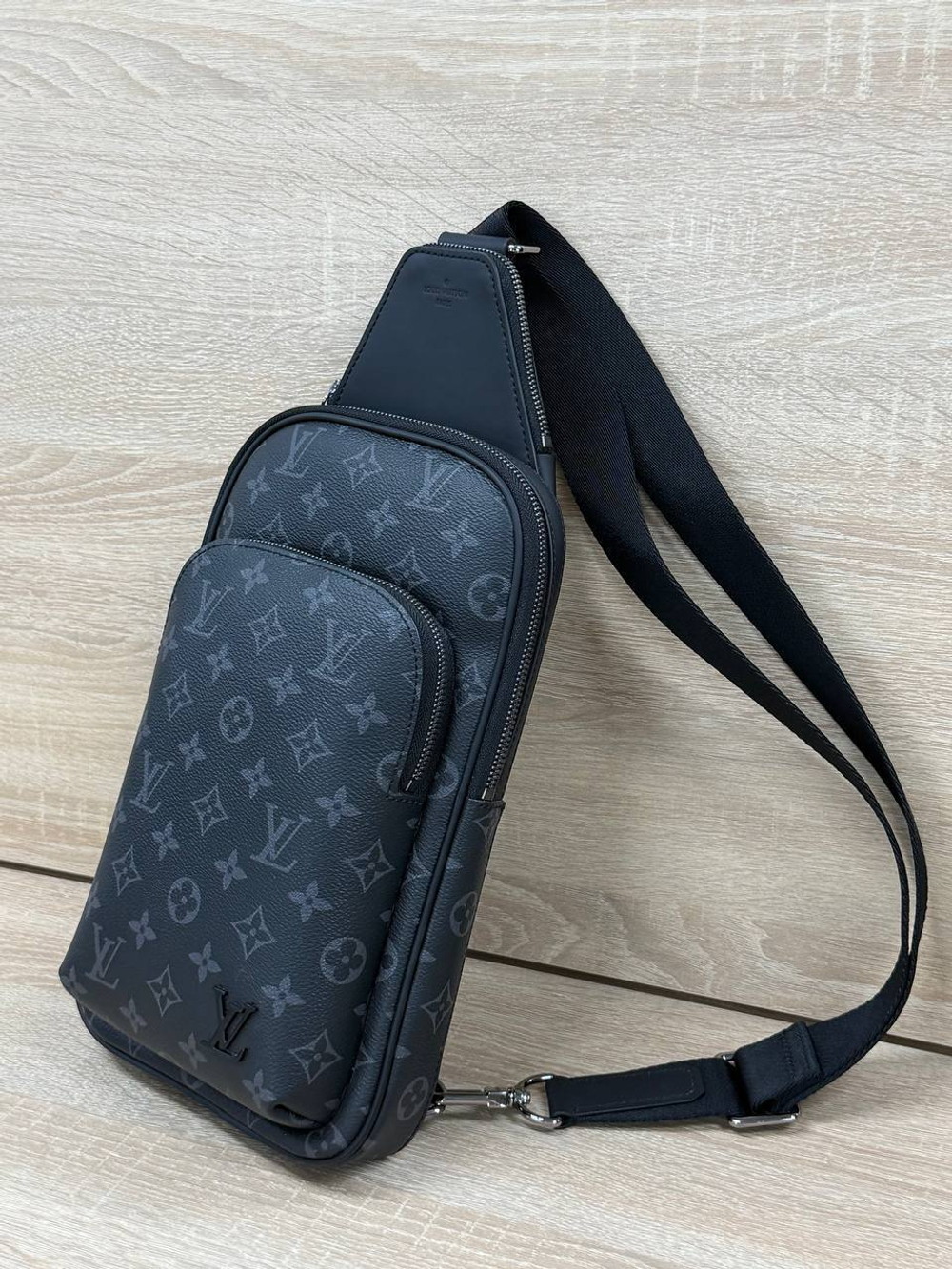 Сумка-мессенджер Louis Vuitton