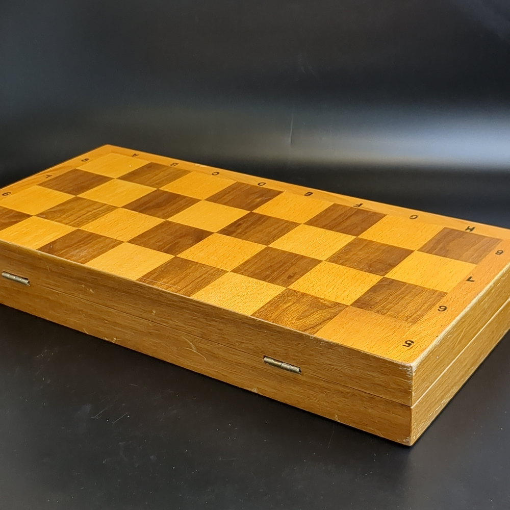 Шахматы 40 х 40 см. Настольная игра. Крупные. СССР 1976 год. Лакированная доска.