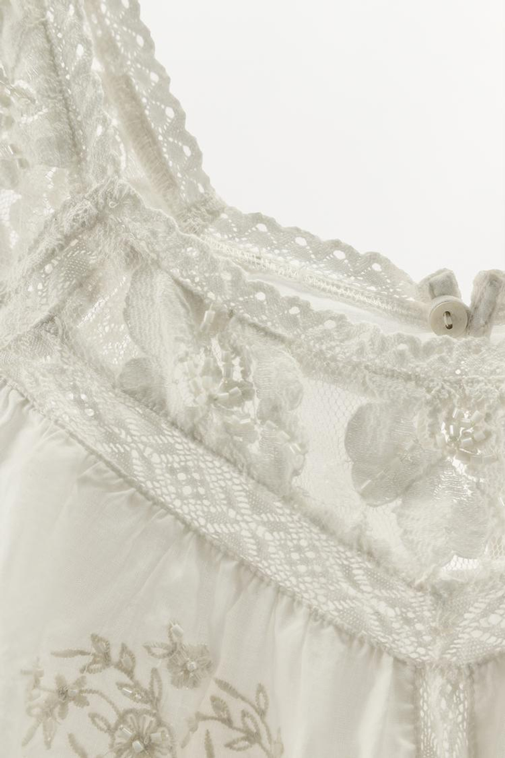 ZARA ТОП НА БРЕТЕЛЯХ С КРУЖЕВОМ И ВЫШИВКОЙ - LIMITED EDITION, ЖЕЛТОВАТО-БЕЛЫЙ