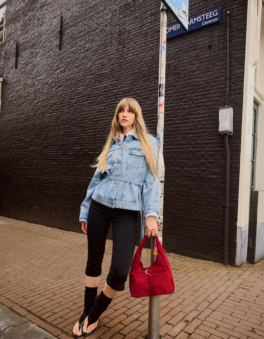 BERSHKA Джинсовая куртка оверсайз, светло-голубой