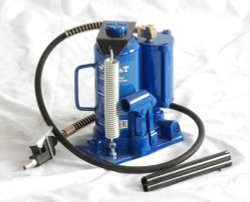 Домкрат пневмогидравлический 12 т бутылочный Т21012 AE&T