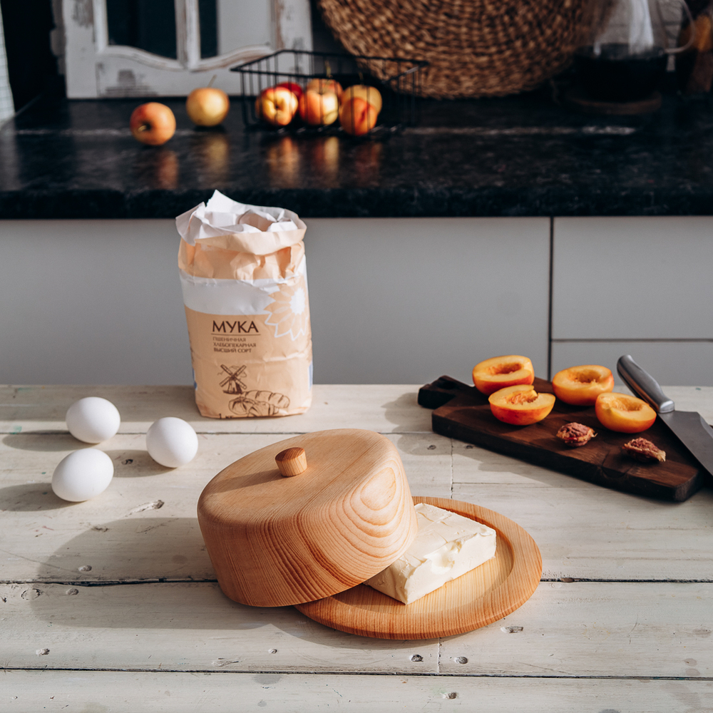 Масленка из дерева Сибирский Кедр для сливочного масла. MS2