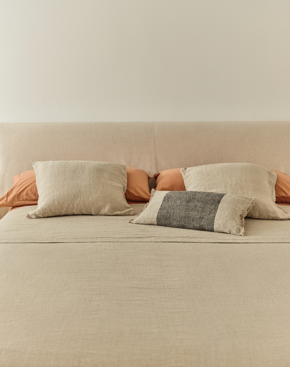 Blok Кровать бежевая со съемными чехлами для матраса 160 х 200 см