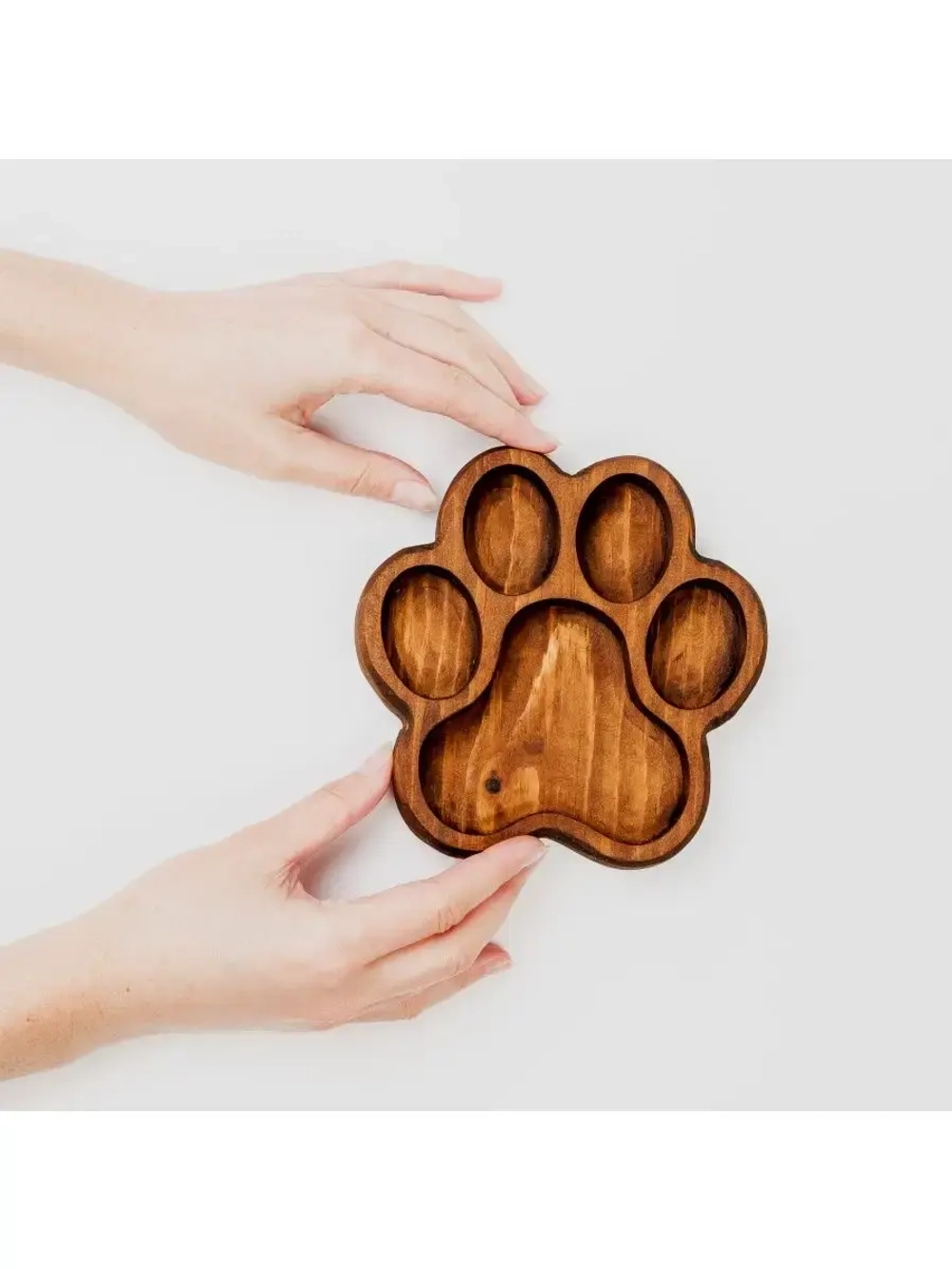 Деревянная менажница "Лапа" из кедра