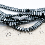 Гематит Овал бусины (имитация), цвет черный, размер около 4,2*2,7 мм, цена за 94-95 шт (1/2 нити)