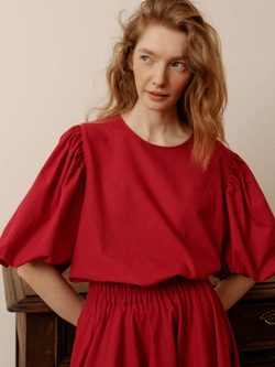 Блузка с рукавами-фонариками и капелькой на спине из вишневого батиста