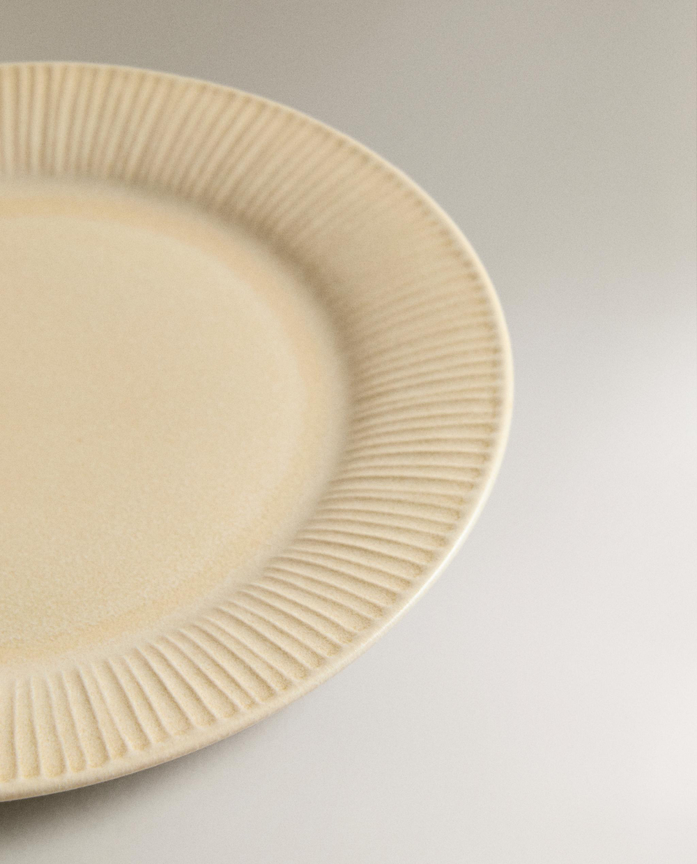 Zara Home тарелка обеденная из каменной керамики, цвет бежевый, 26 см
