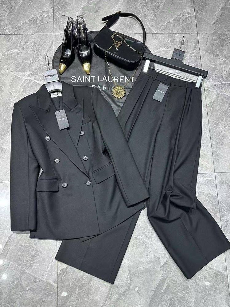 Костюм Yves Saint Laurent