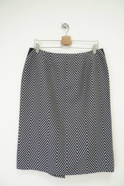 Костюм CATERINA LEMAN  деловой 48 размер