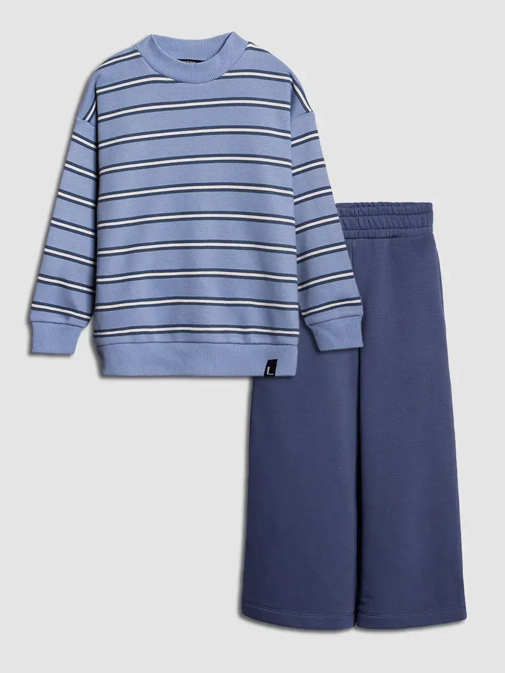 Спортивный костюм для девочки в школу