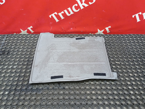 Коврик салона правый 2018 год.