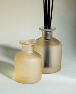 Zara Home ORCHIDÉE LUMIÈRE REED DIFFUSERS — ароматический диффузор с тростниковыми палочками, Орхидея Света, 230 мл