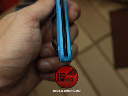 Нож Benchmade 556 Griptilian Mini - небесный нейлон, клинок черный RK/Н43