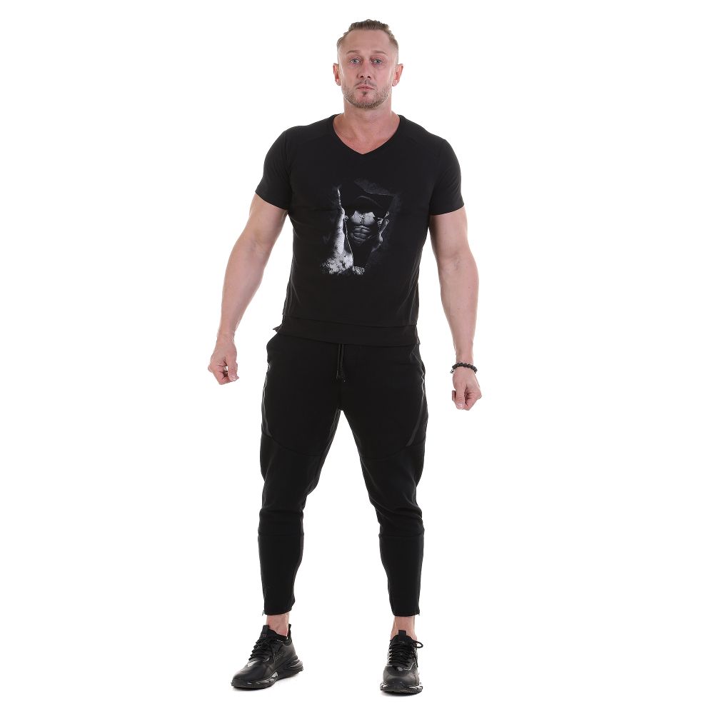 Мужская футболка с v-вырезом черная с принтом Sesmik V002