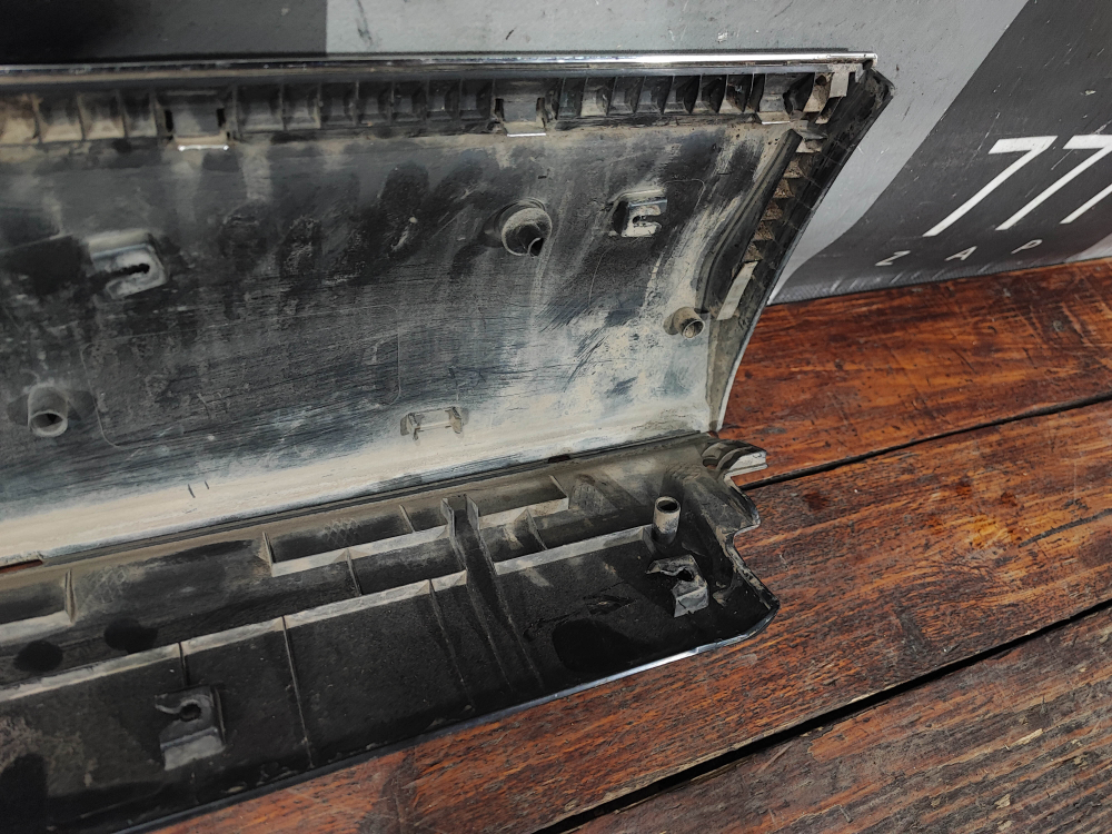 Накладка двери задней правой GAC GS8 2 21-нв Б/У Оригинал 7155102DRS0000