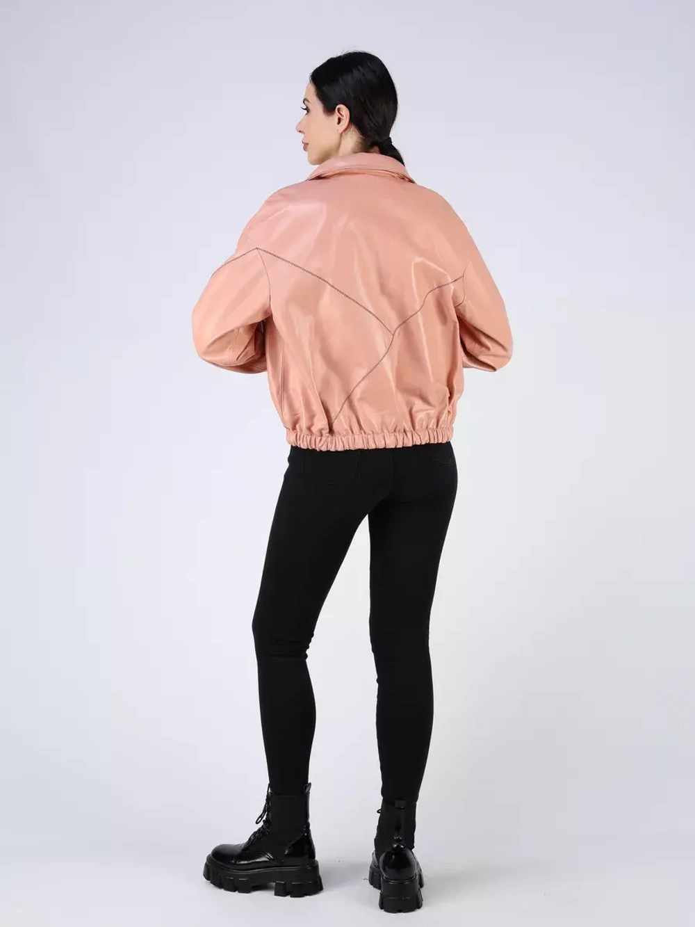 Кожаная куртка демисезонная с капюшоном