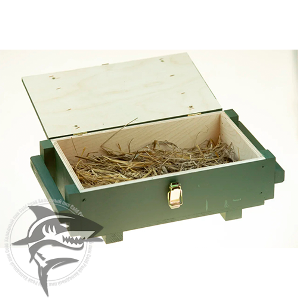 Деревянный ящик в военном стиле