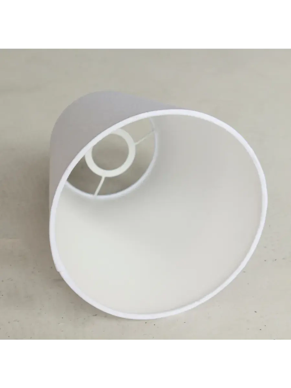 Торшер напольный с абажуром в гостиную современный