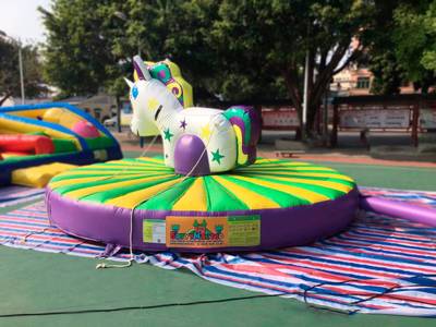 Надувная командная игра "Удержись в седле" 5*5*2,6м