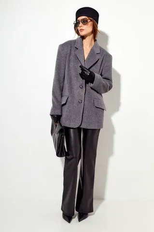 Пальто-пиджак с шерстью серого цвета