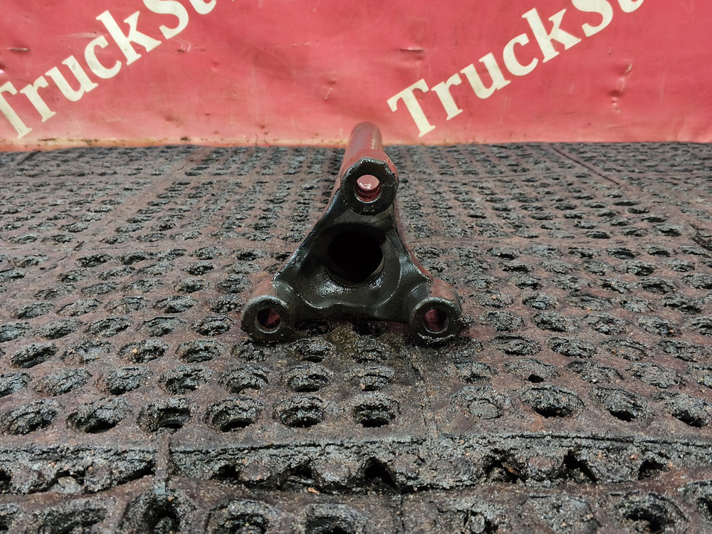 Кронштейн крыла заднего