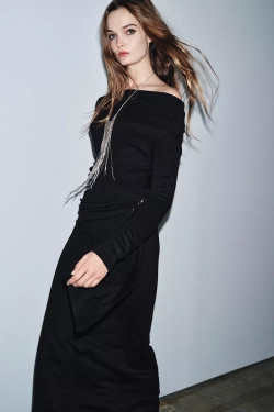 ZARA МЯГКОЕ ПЛАТЬЕ С БРОШЬЮ, ЧЕРНЫЙ