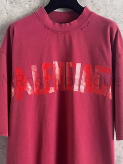 Женская футболка Balenciaga красного цвета с надписью