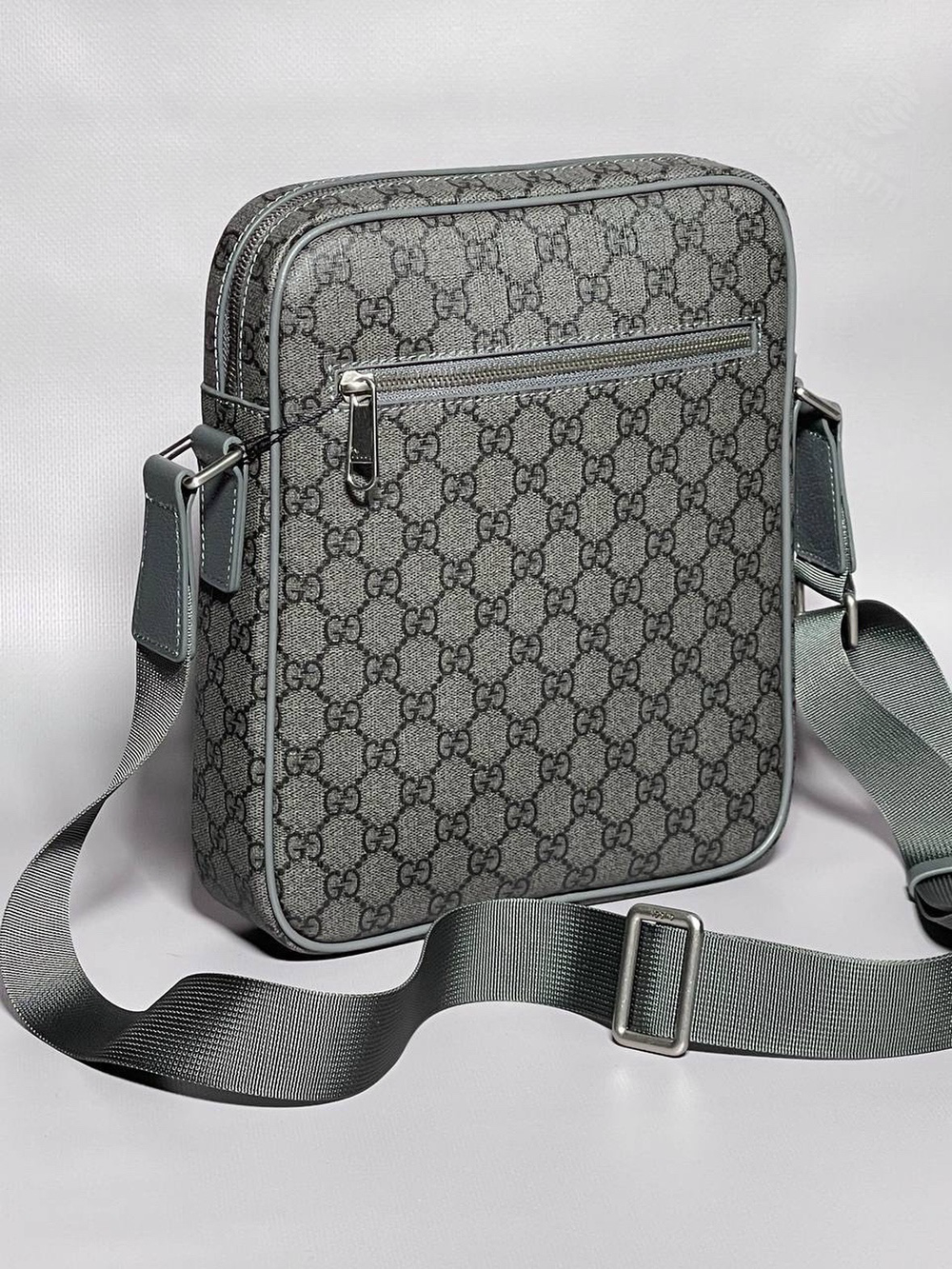 Мессенджер-Сумка через плечо Gucci